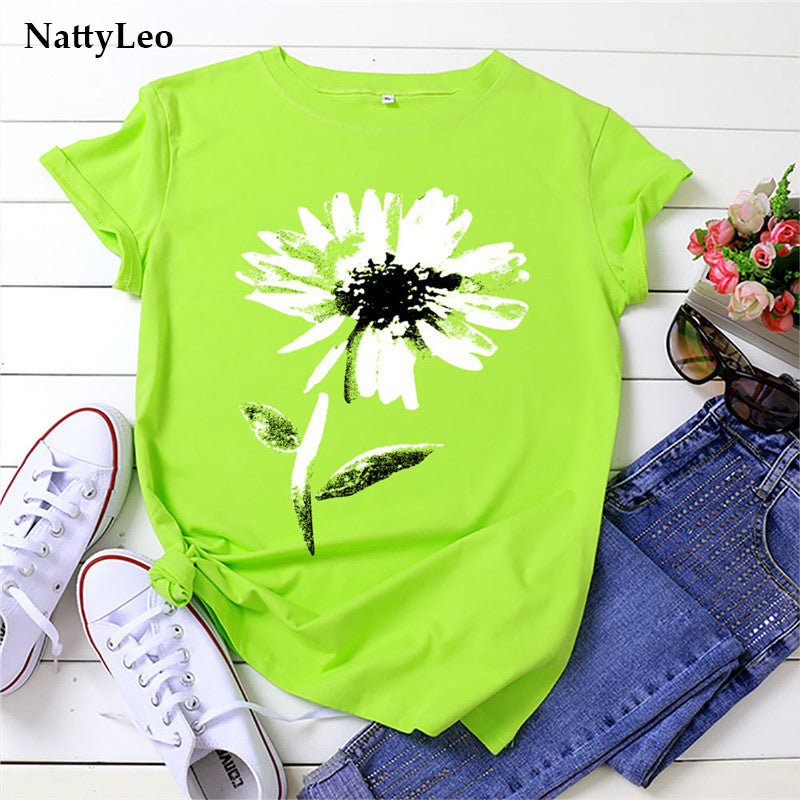 the DAISY - Floral Woman T-Shirts