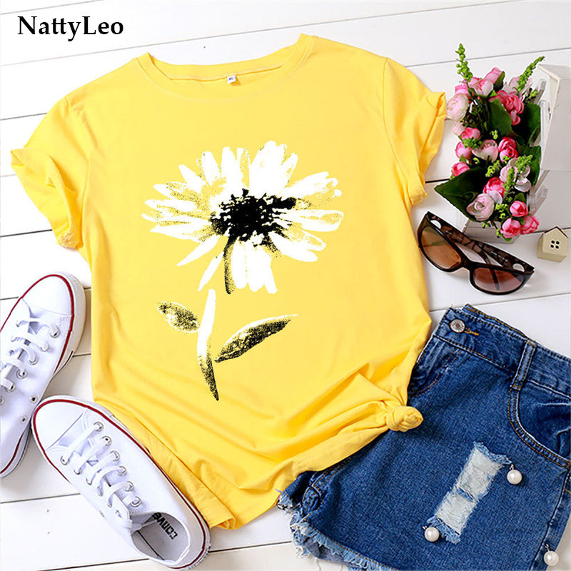 the DAISY - Floral Woman T-Shirts