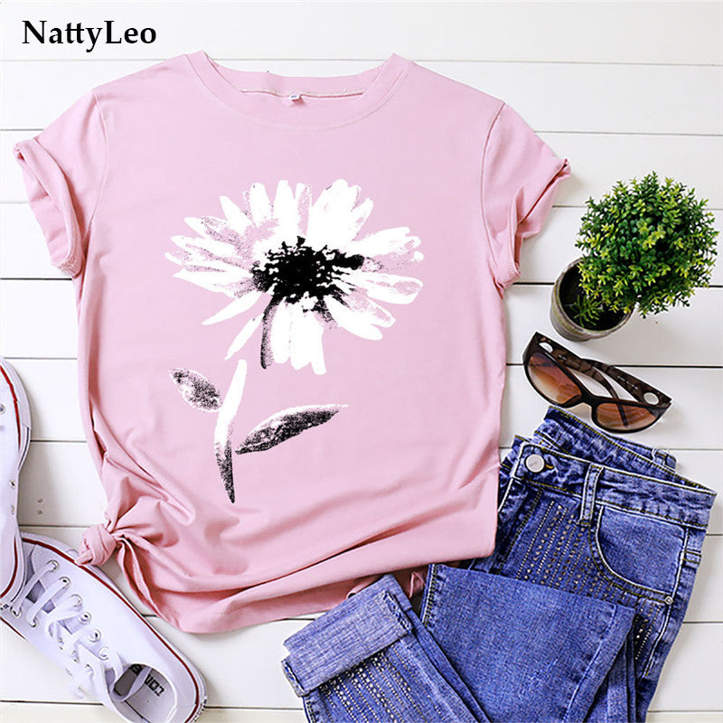 the DAISY - Floral Woman T-Shirts