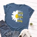 the DAISY GIRL - Women Cute Daisy Print T-Shirt